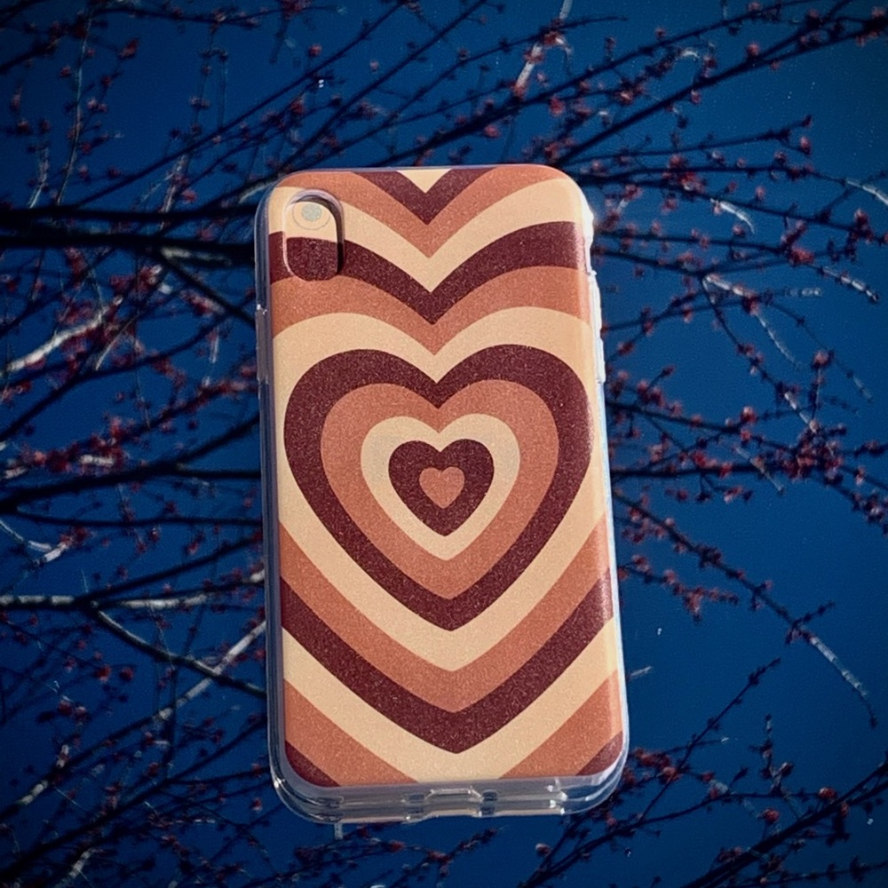 brown hearts iphone xr phone case